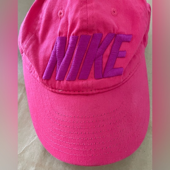 NIKE women’s size 4-6x Hot Pink adjustable cap. - Picture 2 of 10